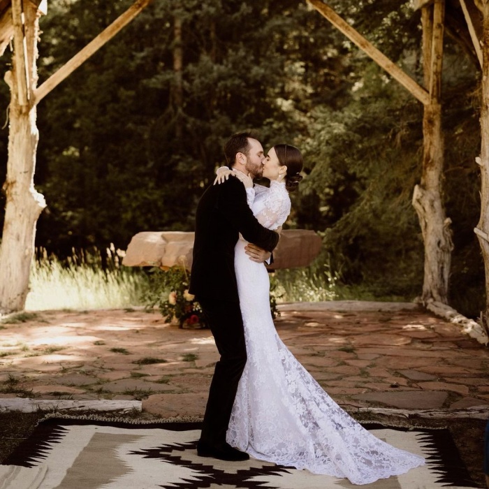 Lily Collins y Charlie McDowell