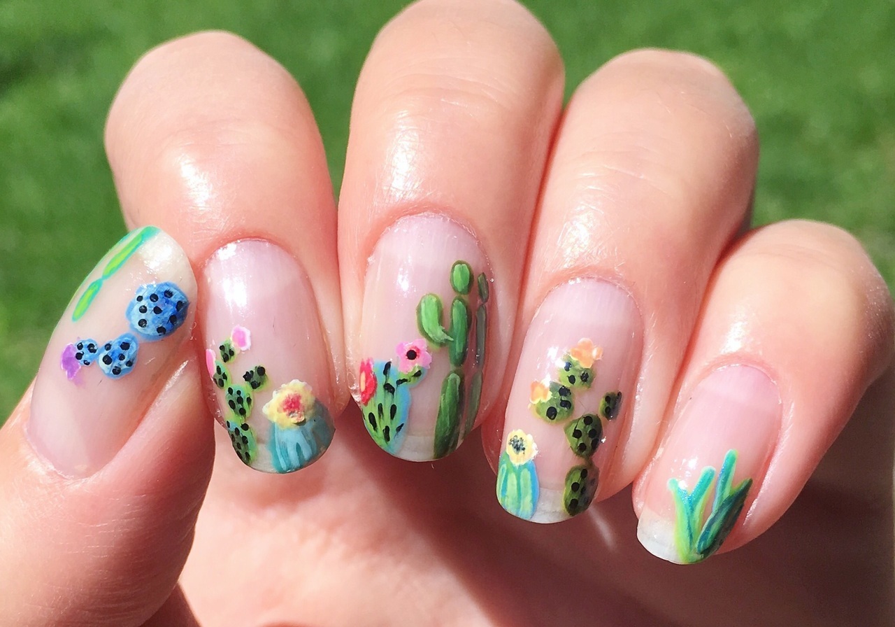 Uñas cristal con nopales; 20 Ideas para darle a tus uñas un estilo mexicano y lleno de color