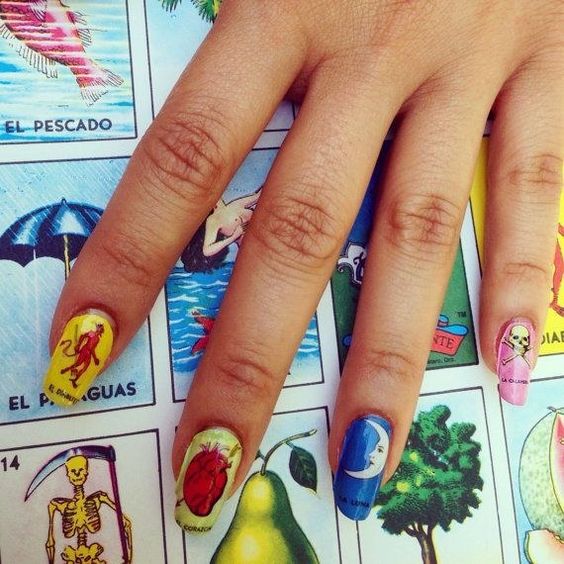 Uñas con lotería mexicana; 20 Ideas para darle a tus uñas un estilo mexicano y lleno de color