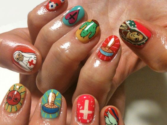 Uñas con la Virgen de Guadalupe; 20 Ideas para darle a tus uñas un estilo mexicano y lleno de color