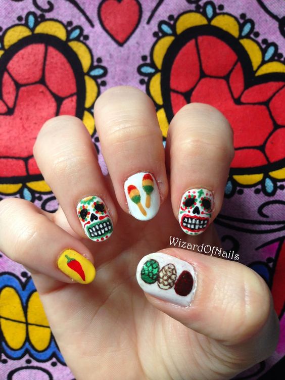 Uñas con calaveritas y maracas; 20 Ideas para darle a tus uñas un estilo mexicano y lleno de color