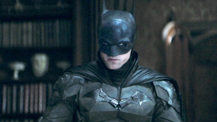 Robert Pattinson vestido como Batman