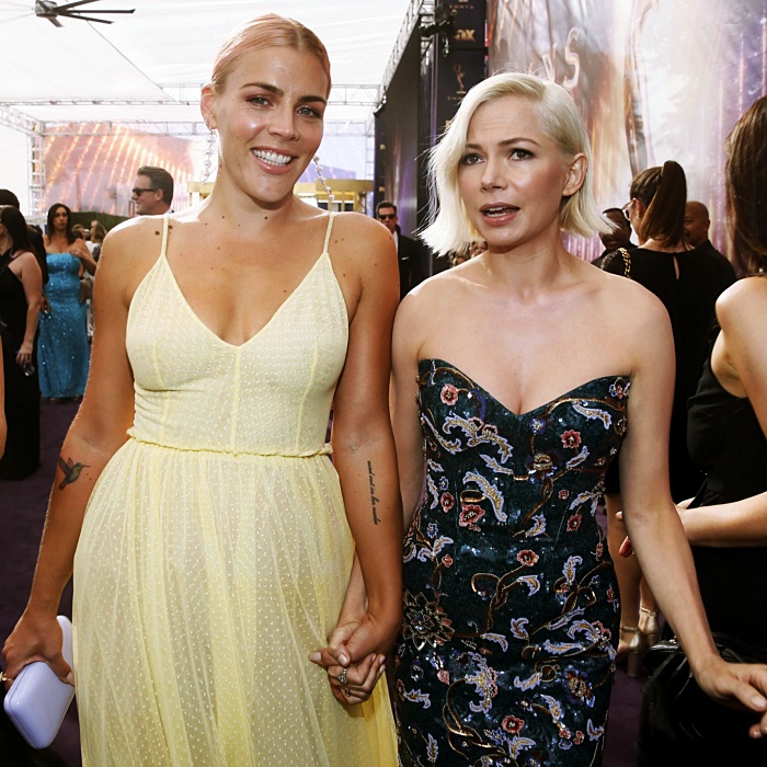 Michelle Williams y Busy Philipps