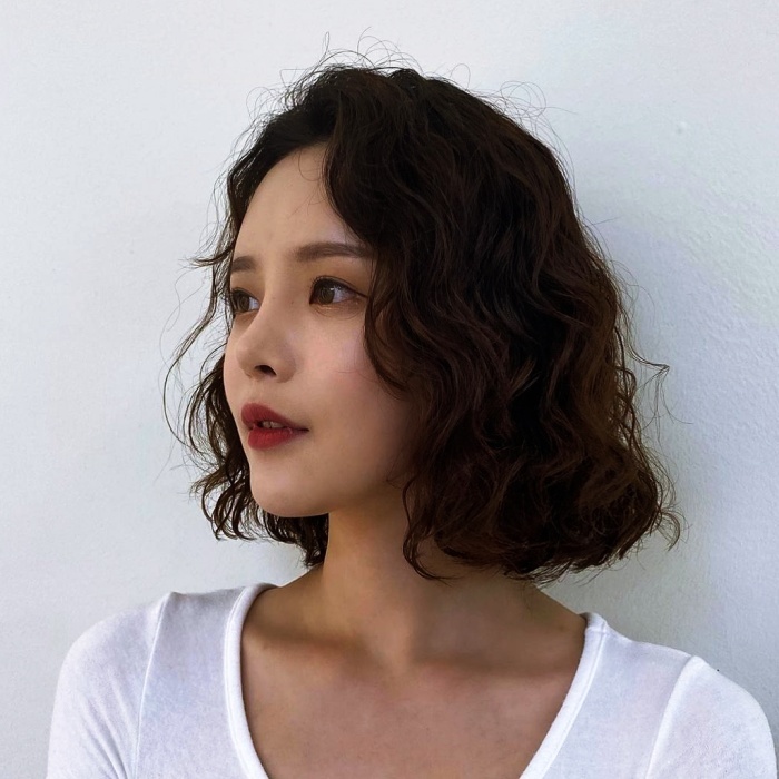 corte de cabello estilo oriental, coreano con capas, largo, corto, color oscuro, negro, café, rubio cenizo, claro