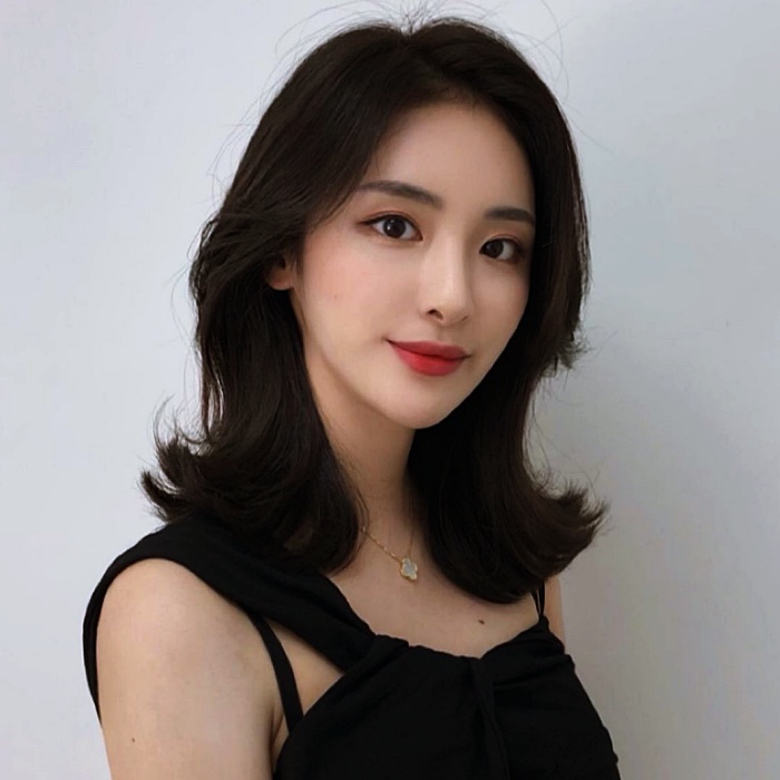 corte de cabello estilo oriental, coreano con capas, largo, corto, color oscuro, negro, café, rubio cenizo, claro