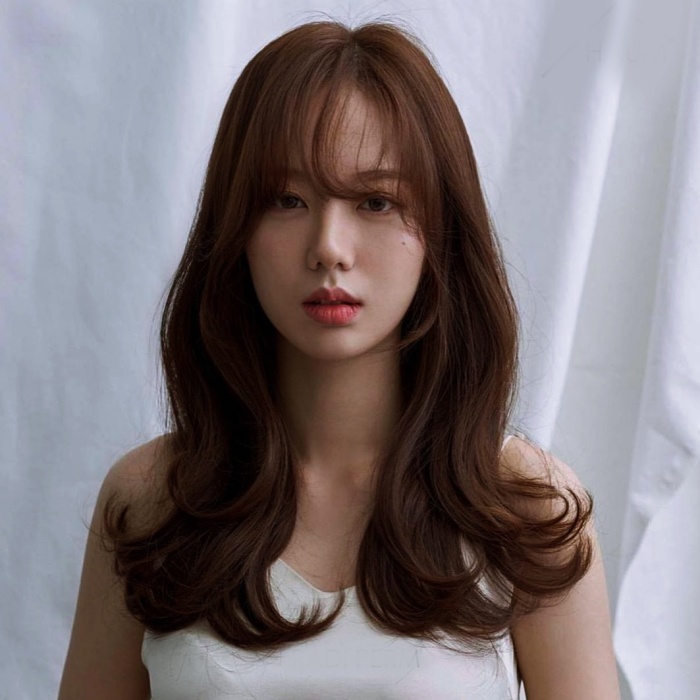corte de cabello estilo oriental, coreano con capas, largo, corto, color oscuro, negro, café, rubio cenizo, claro