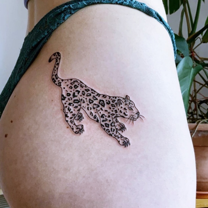 diferentes diseños originales inspirados en el signo zodiacal Leo, tinta negra, con leones, estrellas, constelación