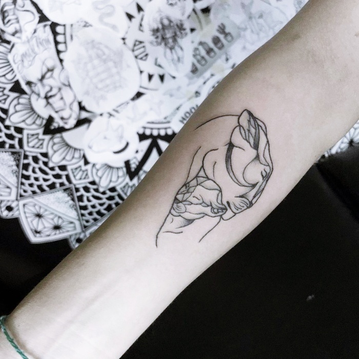 diferentes diseños originales inspirados en el signo zodiacal Leo, tinta negra, con leones, estrellas, constelación