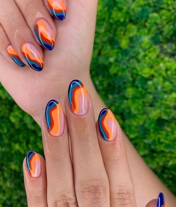 manicura el estilo clásico ;14 Manicuras psicodélicas a las que no te podrás negar