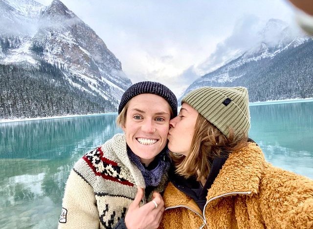Georgia Simmerling y Stephanie Labbe ;14 Parejas olímpicas que se llevaron la medalla de oro en nuestro corazón