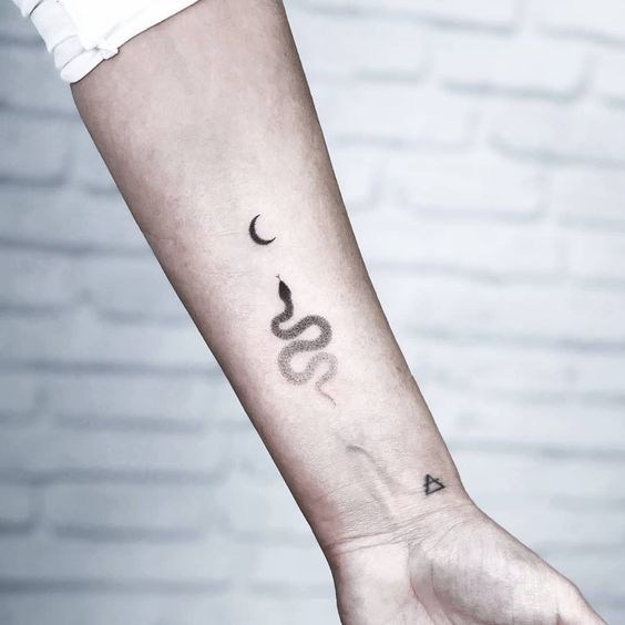 Serpiente degradada ;17 Tatuajes con serpientes que tu Medusa interior aprobará
