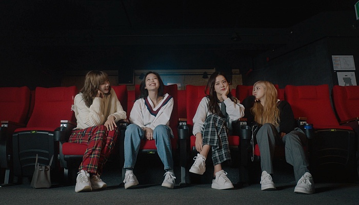 BLACKPINK: Light Up The Sky