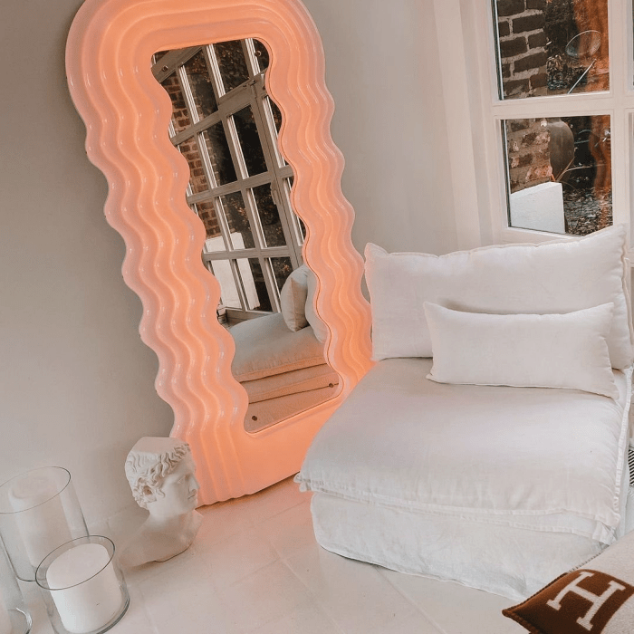 decoraciones en color beige, pastel, rosa, azul, amarillo, verde, naranja, velas, sillones, sillas, macetas, bowls, lámparas, flores, mesitas de café, sofás, alhajeros, floreros, muebles esquineros