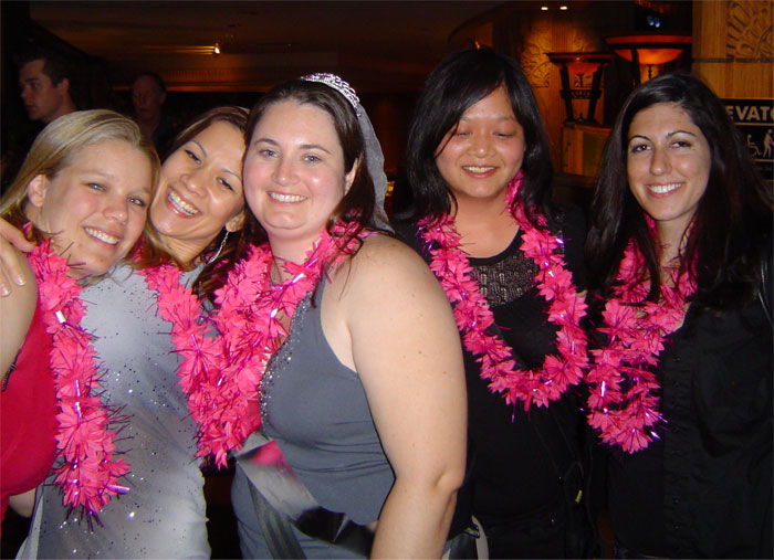 Chicas festejando una despedida de soltera 
