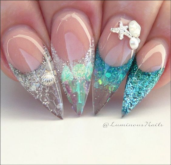 Diseños de uñas con temática de playa para las vacaciones