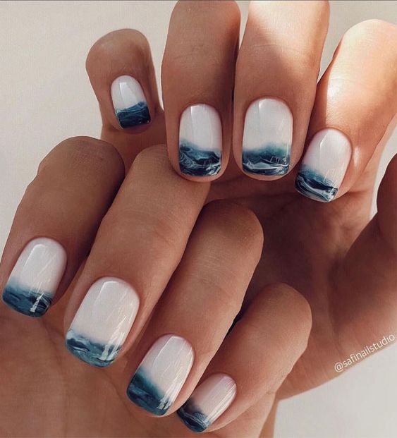 Diseños de uñas con temática de playa para las vacaciones