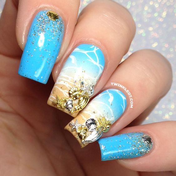 Diseños de uñas con temática de playa para las vacaciones