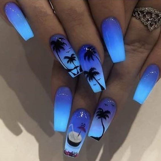 Diseños de uñas con temática de playa para las vacaciones