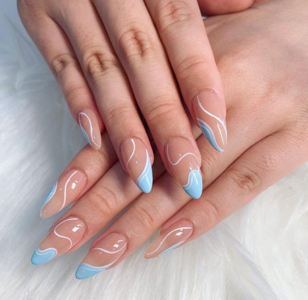 Diseños de uñas con temática de playa para las vacaciones