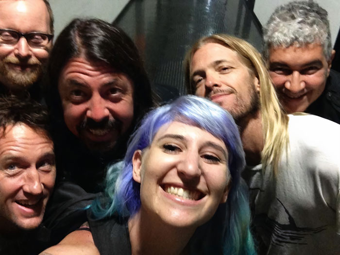 Foo Fighters ;18 Personas que conocieron a sus celebridades favoritas por casualidad