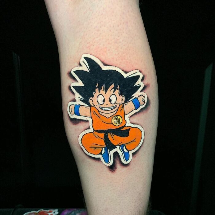 Gokú ;Artista crea hermoso tatuajes que parecen 'stickers' para la piel