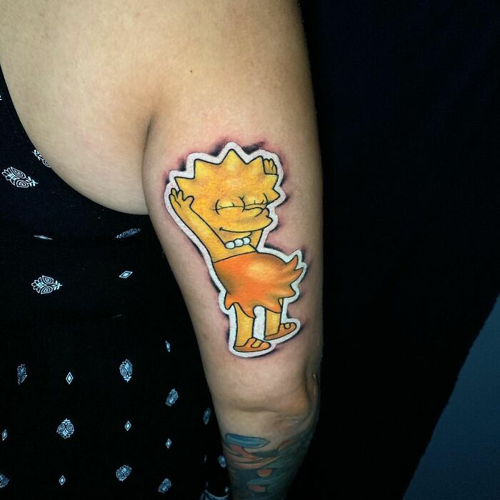 Lisa Simpson ;Artista crea hermoso tatuajes que parecen 'stickers' para la piel