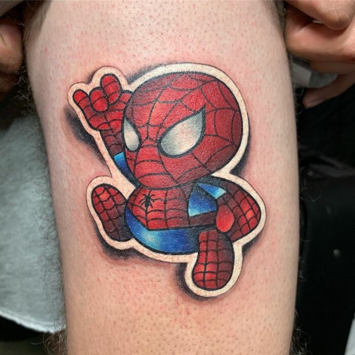 Spider-Man ;Artista crea hermoso tatuajes que parecen 'stickers' para la piel