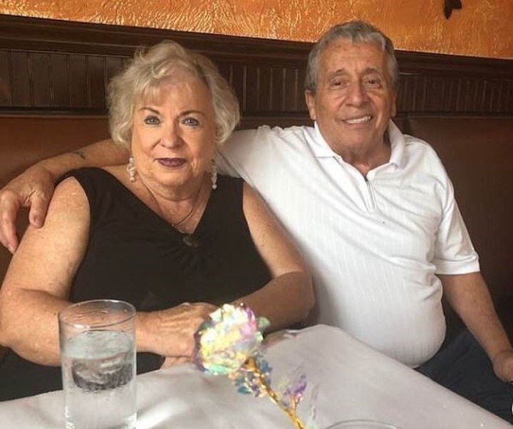 Julia Yonkowski mujer que recibió en su cuenta mil millones de dolares 