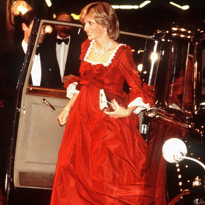 Sus vestidos recaudaron millones