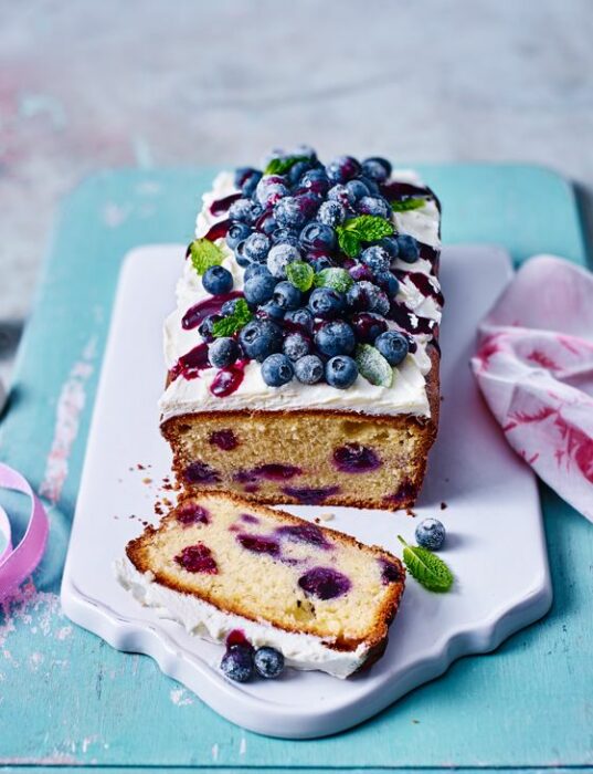 Panqué de limón con moras; 18 Hermosos pasteles de moras que querrás presumir en Instagram