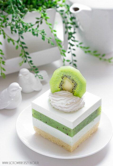 Pasteles aesthetic con betún y frutas