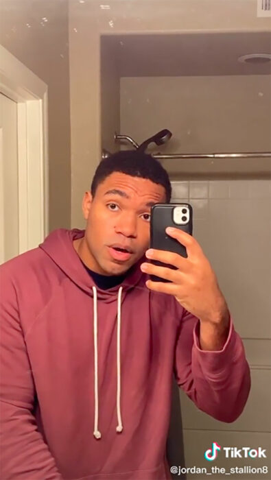 Chico describiendo en TikTok lo que estudió vs lo que hace ahora
