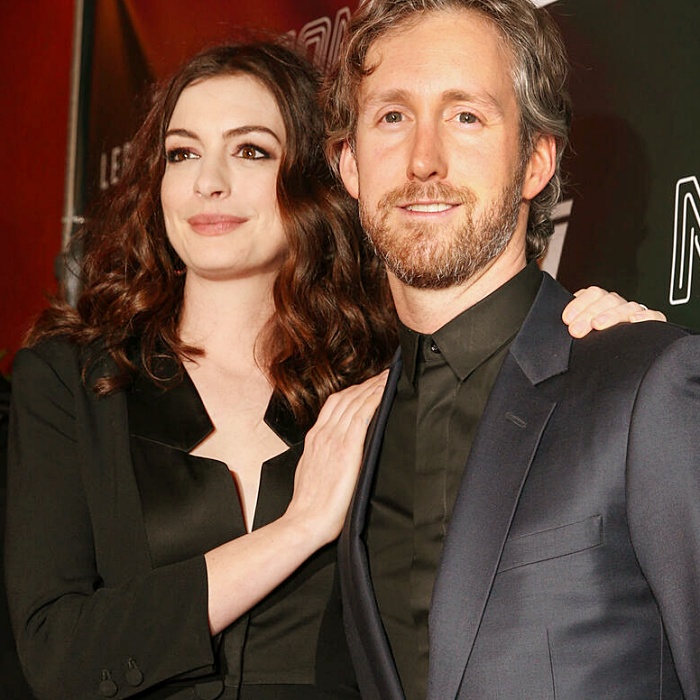 Anne Hathaway y Adam Shulman