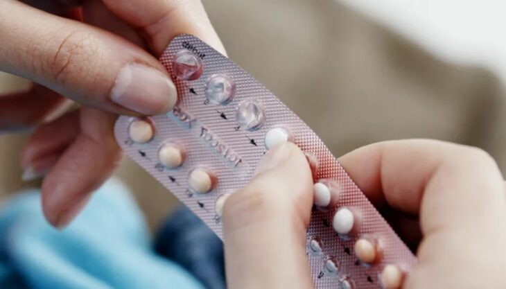 Paquete con píldoras anticonceptivas. Tras 5 años de tomar píldoras anticonceptivas, chica sufre trombosis cerebral.