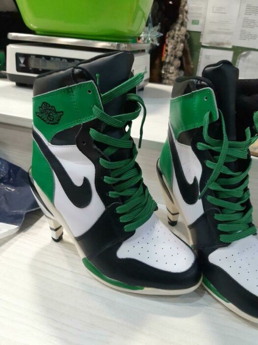 tenis Nile con una pequeña elevación de tacón