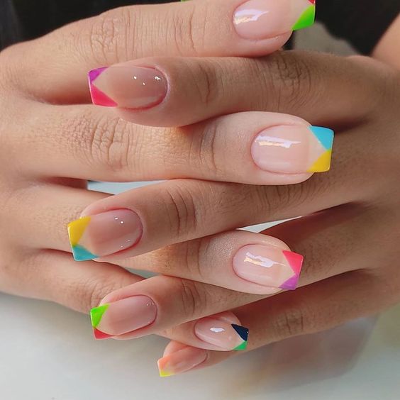 manicura de estilo francés doble tono ;13 Lindas ideas para llenar tus uñas de colores