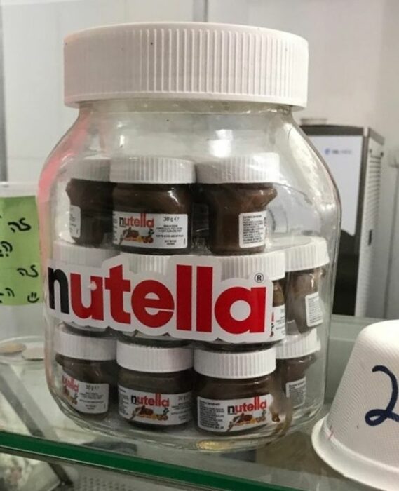 Nutellas pequeñas envueltas en plástico