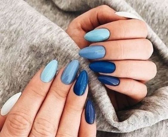 manicura en degradado azul ;16 Manicuras azules para sentir tus dedos entre las nubes
