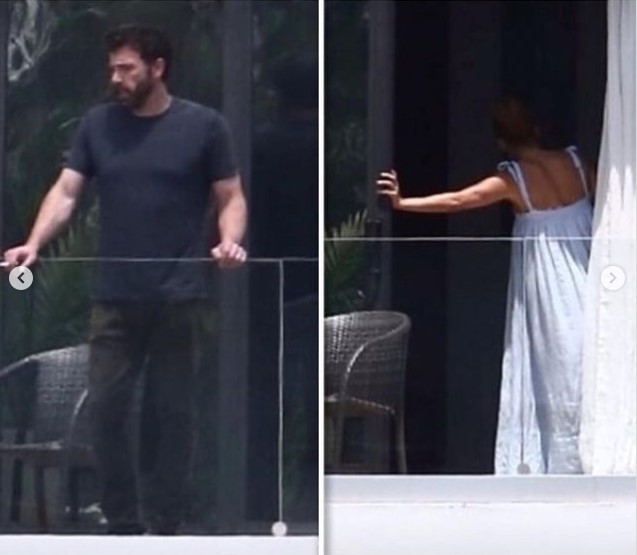Jennifer Lopez sonriendo mientras le enseña su casa a Ben Affleck