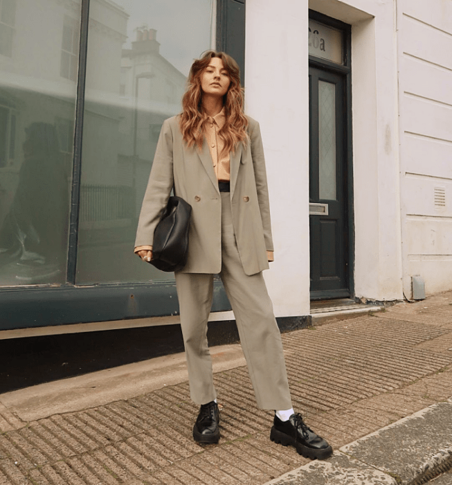 Combinación elegante de saco y pantalón