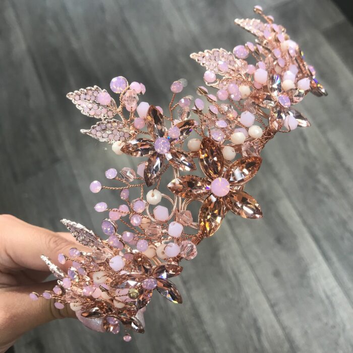 tiara con piedras rosas pastel ;;15 Tiaras estilo princesa para deslumbrar en tu boda