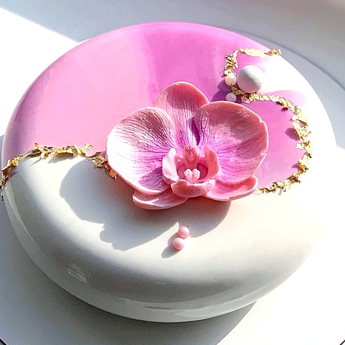 pastel con rosas de fondant ;17 Hermosos pasteles glaseados que te conquistarán a primera vista