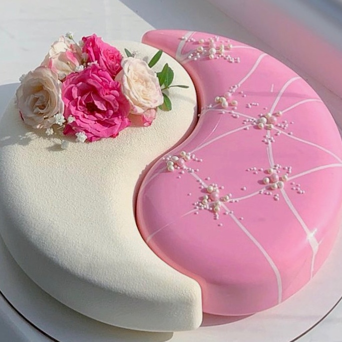 pastel de fresas con vainilla ;17 Hermosos pasteles glaseados que te conquistarán a primera vista