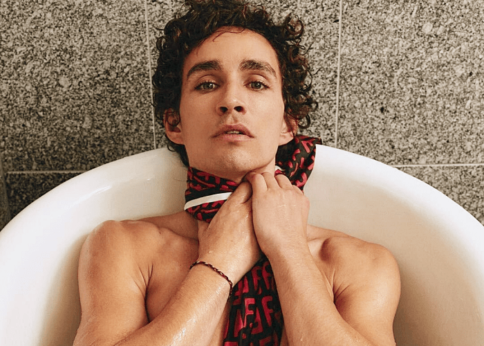 Robert Sheehan