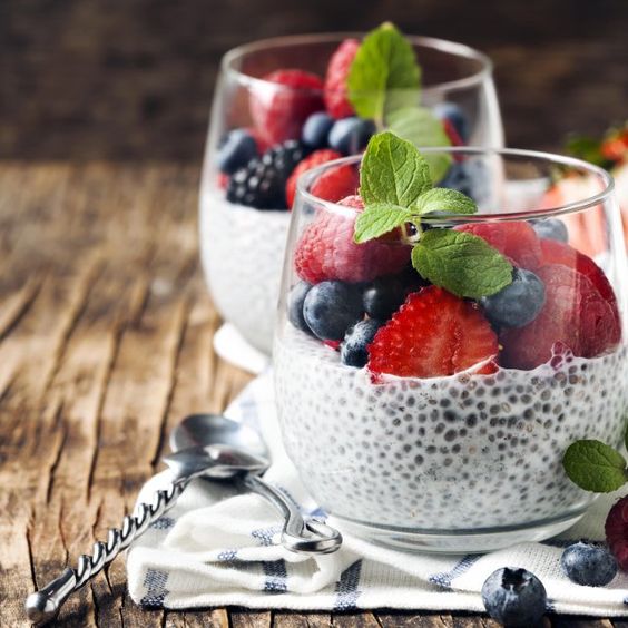 Chía con frutos del bosque ;10 Desayunos tan saludables y deliciosos que te harán agua la boca 