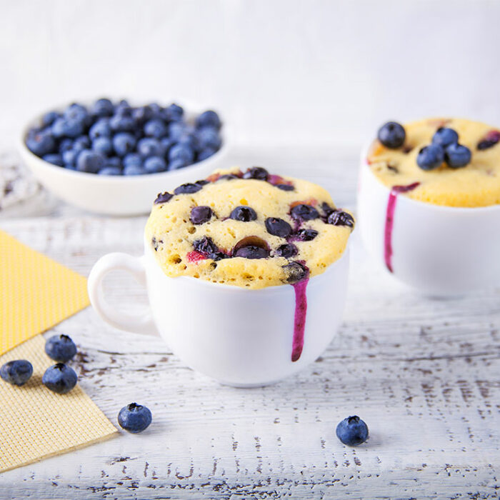 pastelillo con arándanos; 13 Sencillas recetas para hacer 'mug cakes' en microondas