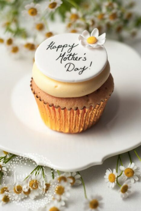 Cupcake de vainilla; 15 Pasteles para demostrarle a mamá cuánto la amas