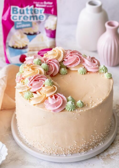 Pastel de crema para celebrar el Día de las Madres