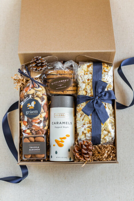 Cajita con diferentes productos para regalar a mamá