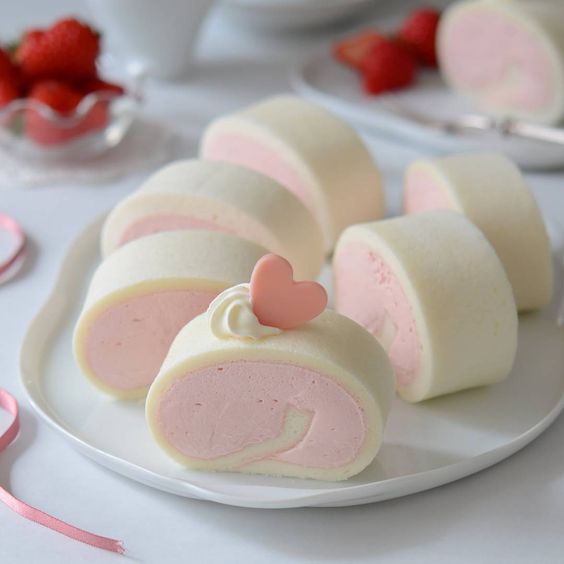 pan de fresa en rollo suave; Panecillos suavecitos que te derretirán el paladar